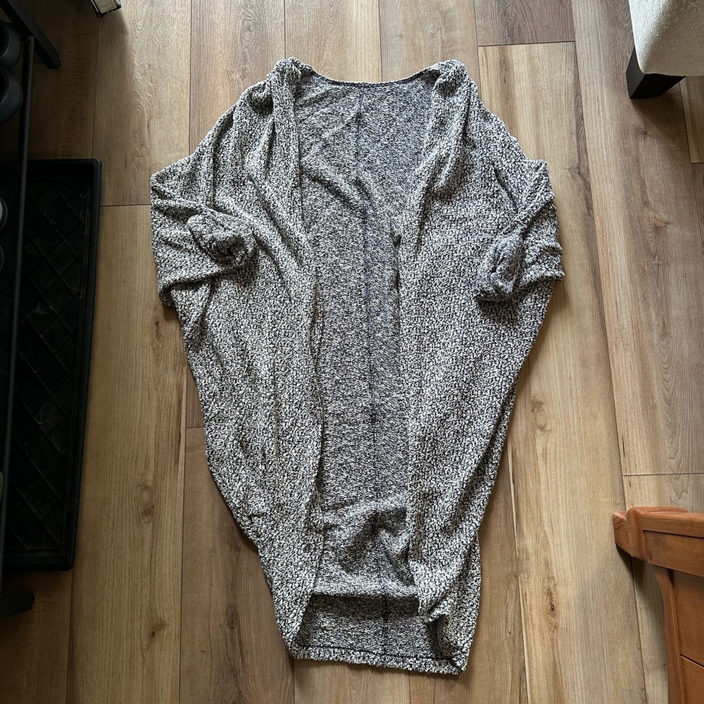 American Apparel Oversized Shawl - Picture 2 of 4